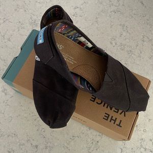 Black Toms Size 6